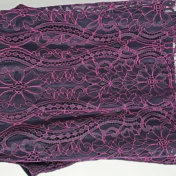 WHBM Lace Top with Teardrop Back+Fringe Hem Omb Blu Raspberry Rose Color - Picture 6 of 17